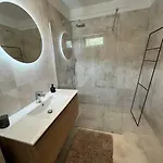 With The View And Private Garden 아파트 *