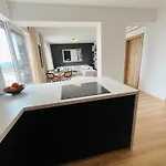 아파트 With The View And Private Garden *